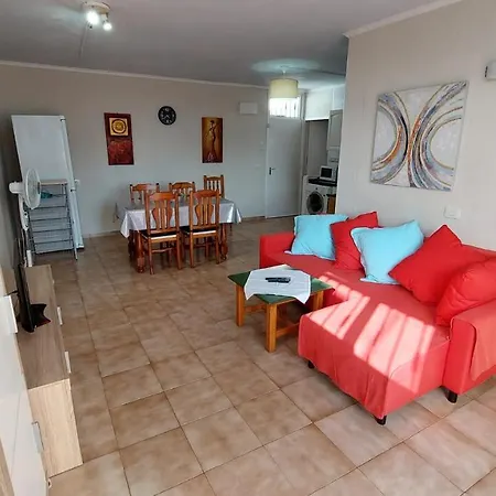 Simple Frontera Primavera Pool In South Tenerife Daire